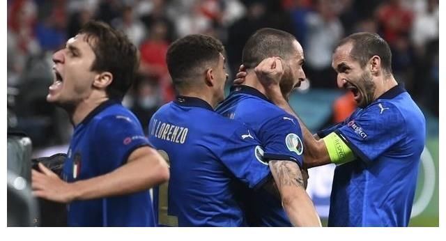 意大利人|崩溃!索斯盖特3昏招害惨英格兰!3孩子失点 利物浦队长耻辱被换