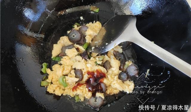 大连老两口的晚餐,简单营养,走红朋友圈,网友这吃法太美了!