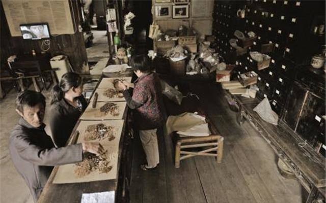 活到|大师给乾隆算命，大清有800年国运，你能活到80岁，乾隆：斩