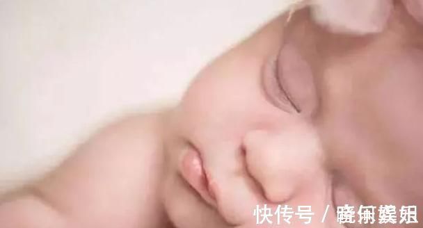 李静|孩子睡觉总是磨牙,是缺钙还是有蛔虫,家长要及时找到原因