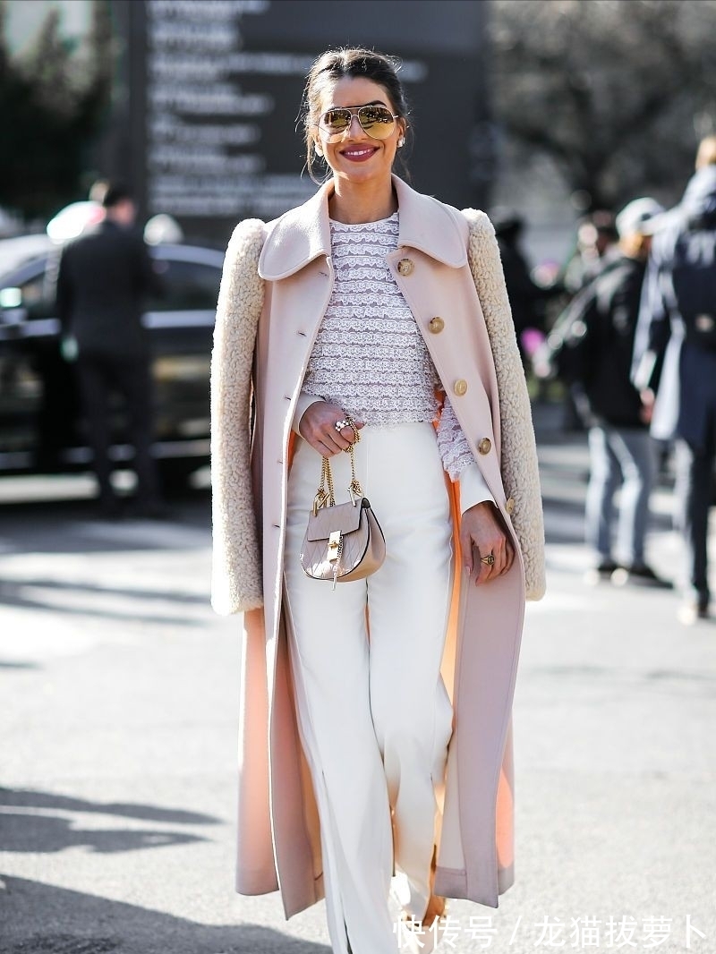 丝绒 “长大衣+阔腿裤”太高级了，不试试不知道身材这么好，太适合40+