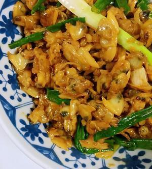 家常海鲜菜谱，爆炒葱香花甲肉，简单美味营养，吃不够，超级下饭