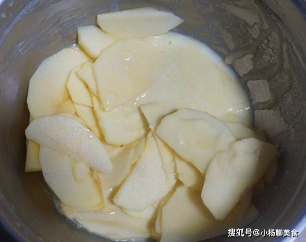 做戚风蛋糕总失败？不如来做这款，鸡蛋不用打发，简单一拌就能烤