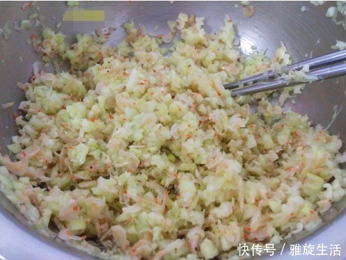 面团|这个包子没有肉却特别鲜，只用俩食材，一个负责香，一个负责鲜！