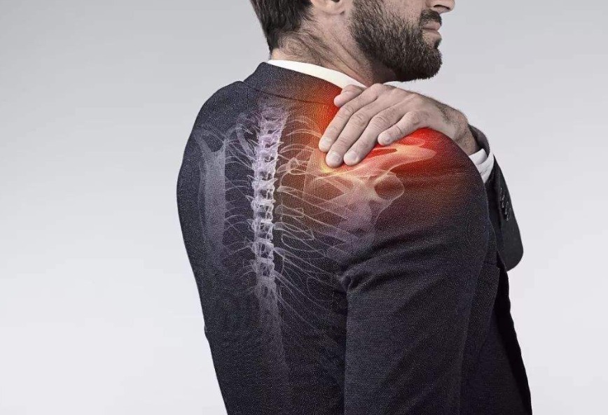 检查|24岁男子肩膀痛,查出肺癌,提醒:身体有2痛1粗,最好检查下