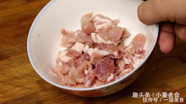 手撕包菜的正确做法,炒之前多加这1步,包菜鲜香脆嫩更入味