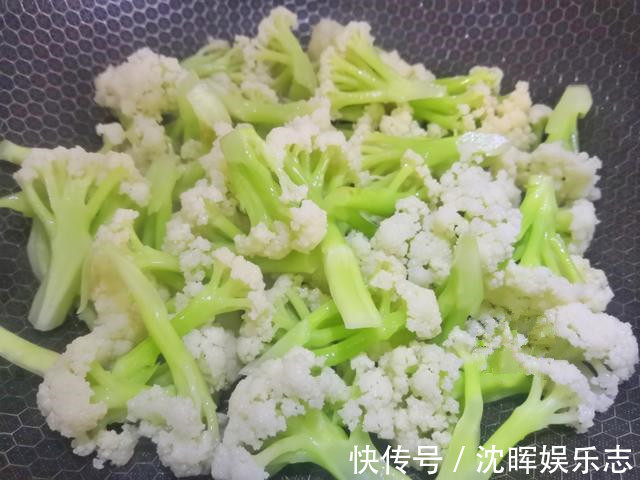 护眼|爸妈都很矮，孩子13岁身高1米7，多吃这道菜，补钙护眼又长个！