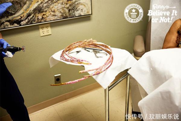美国|美国女子剪掉全球最长指甲:长度超7米留了28年,网友评论亮了!