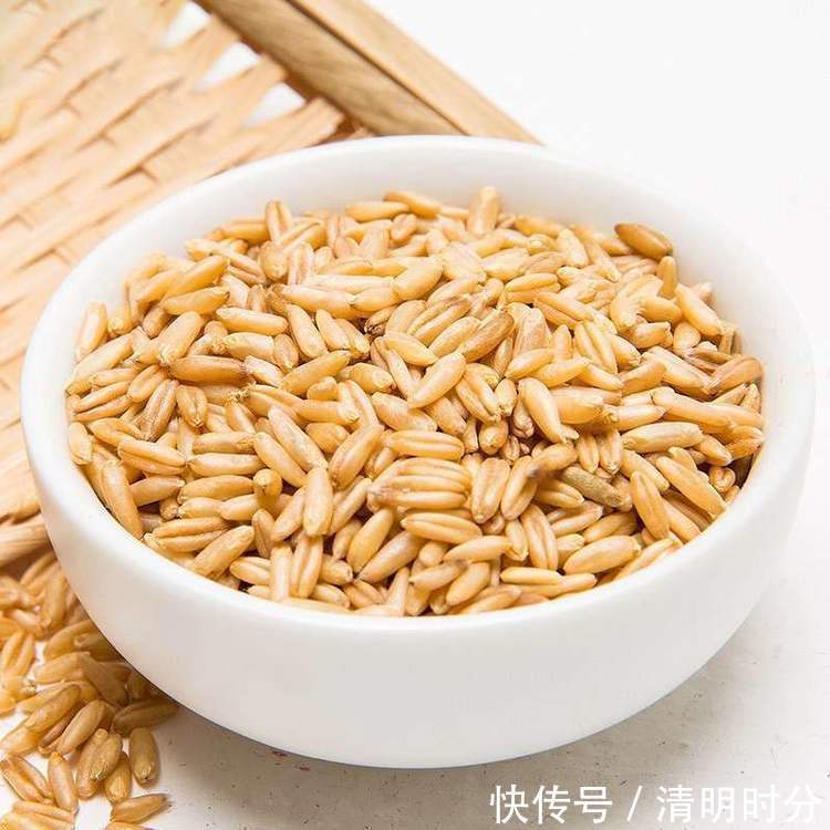 想长寿全靠吃,推荐多吃三种食物,排毒养颜,补气补血
