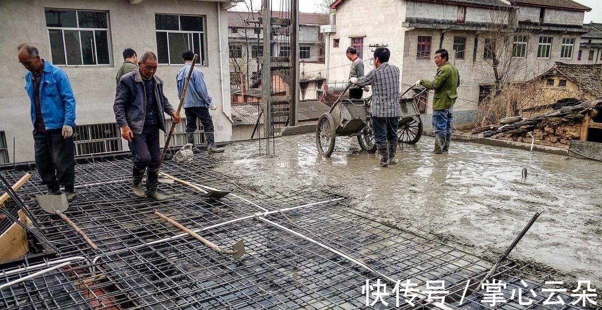 震动器|农村盖房子，怎么样才能使混凝土现浇顶不漏雨？需要注意什么？