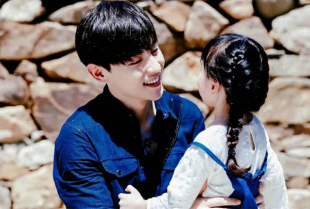 《爸爸去哪儿》中的三对“假父女”,唯独一位真的娶了孩子的妈妈