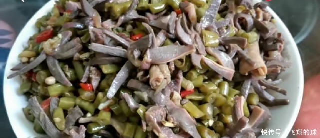 这是酸豆角最好吃的做法,三天又酸又脆,非常开胃下饭