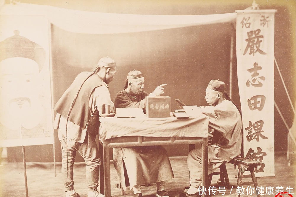 李鸿章|晚清老照片李鸿章面无表情,小商贩破衣烂衫,富家女小脚纤细