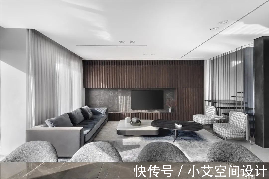 私宅|320㎡极简私宅,简单色彩呈现高雅质感