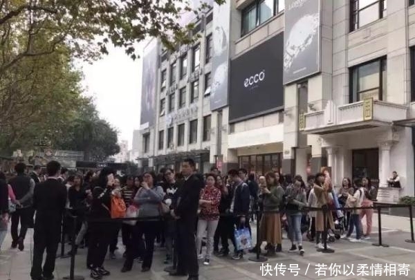 长龙|上海的线下店全关了!淮海路上这栋三层洋楼曾经天天排长龙…