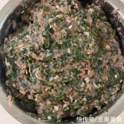  荠菜鲜肉虾皮水饺这样做百吃不腻，吃1次不过瘾