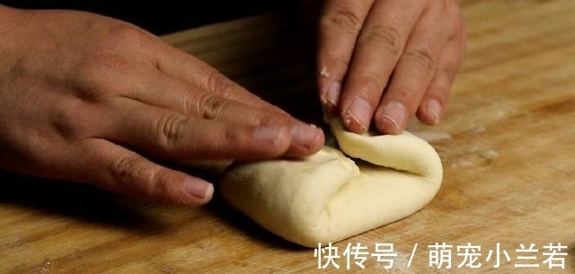 小董|想吃烧饼不用排队买,教你在家做,咬一口直掉渣,做法简单又好吃