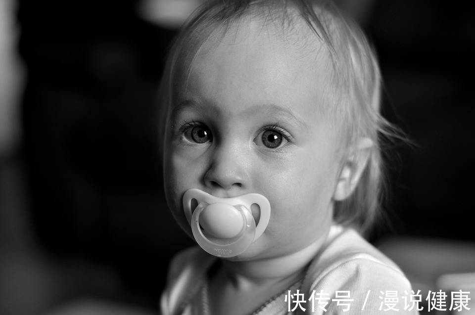 这些童话般的疾病,却是2000万中国家庭的无助|世界罕见病日| 罕见病