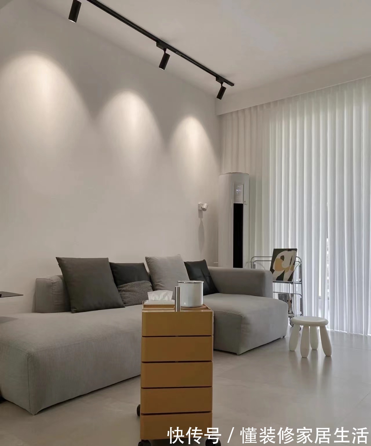 墙面|110㎡简约风,花费10W做橱柜,全屋“空无一物”,太舒适了