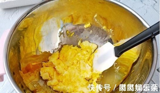 玉米淀粉|自制草莓香酥小饼干，新手也可以尝试，一点也不难，比买的好吃！