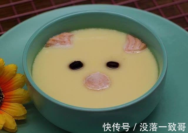 鸡蛋|煮熟的鸡蛋上带有一个“小黑点”,能吃吗?弄清黑点在哪里最关键