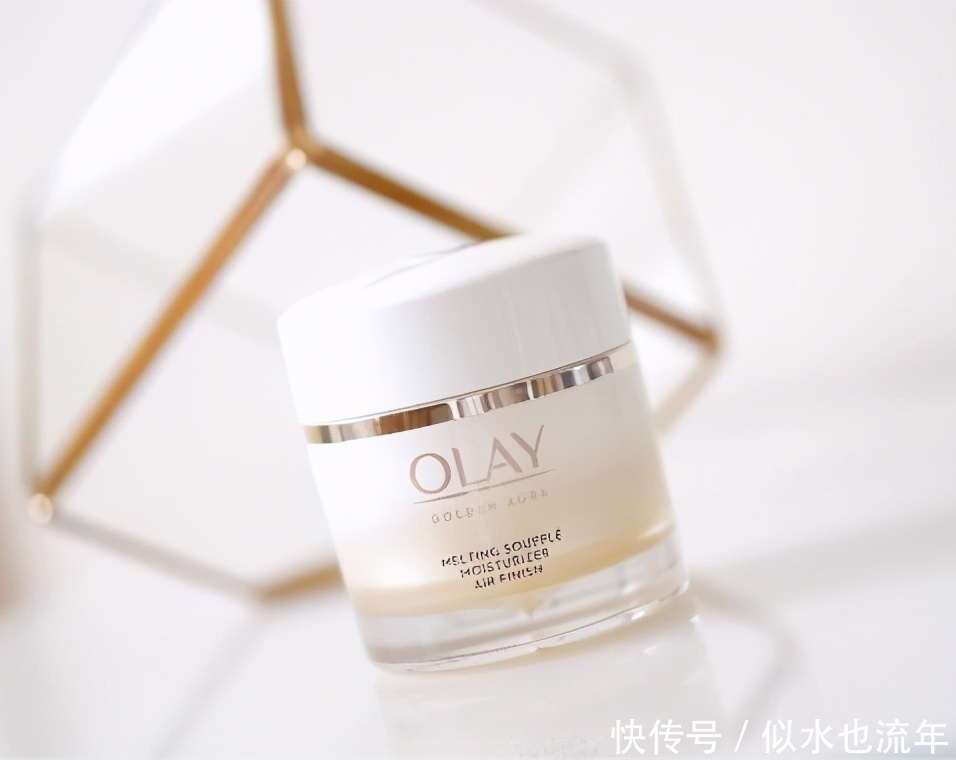 补水|清爽美白清爽保湿面霜推荐:深层美白补水保湿,让你肌肤恢复光滑