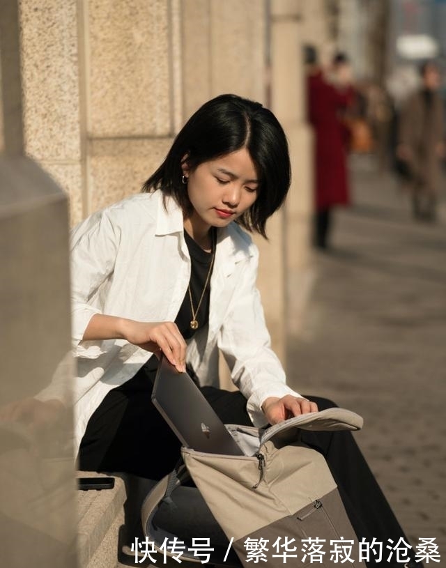 35个矿泉水瓶制作的背包——STOCKHOLM城市背包简评