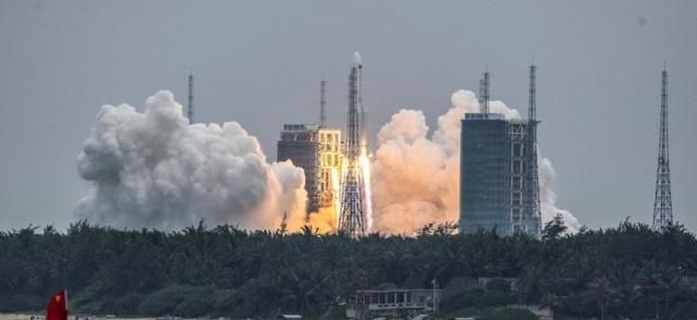 西方炒作“长征5B威胁”，美国顺势表态，“击落火箭”引一片哗然