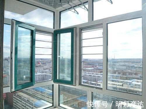 纱窗清洁很麻烦,其实需要对症下药,轻松把灰尘弄干净,真干净