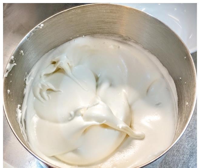 戚风蛋糕|这样做蛋糕,健康又美味,孩子喜欢极了,每次上桌都要抢着吃