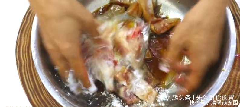 老人|厨师长教你“生焖鱼头”的家常做法,味道鲜美老人孩子都爱吃