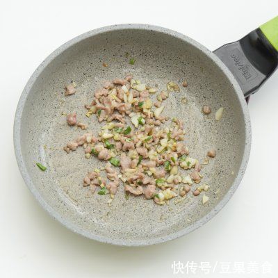 肉丁泡菜拌豆腐你这么做，不怕你不上瘾