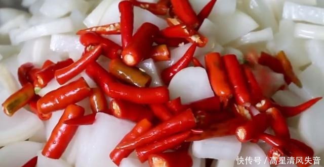 这样酱萝卜清淡脆爽,解油腻,3到5天就可以吃,保存好吃一年不坏