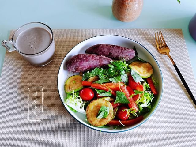 可口|两口子10年没去过早餐店，每天早起半小时做可口早餐，朋友们馋了