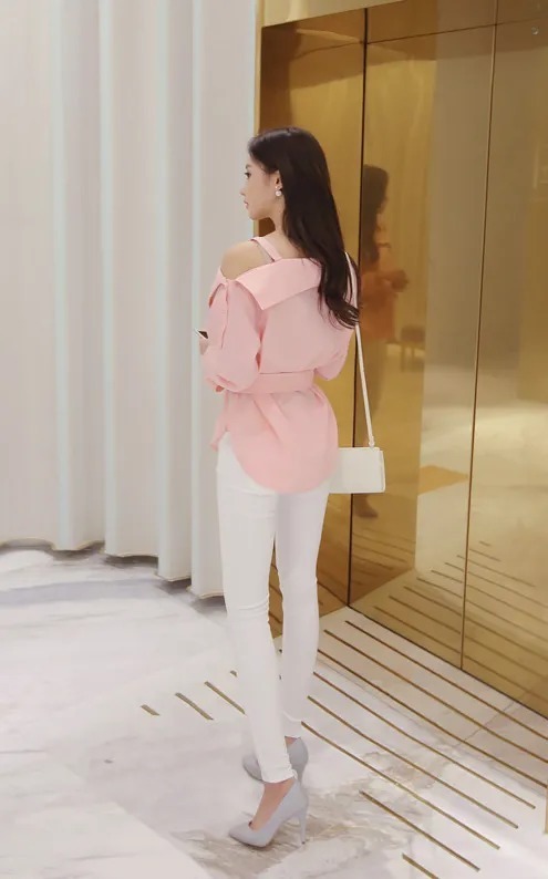 粉底色|美图欣赏:孙允珠,粉底色玫瑰斜肩灯笼袖休闲衫