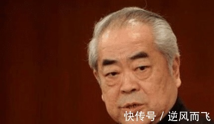 书法@范曾的书法为何是“屎壳郎体”放大15倍后,你会发现真相!