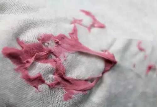 衣服不管染上什么，用这招都能洗掉，赶紧收藏