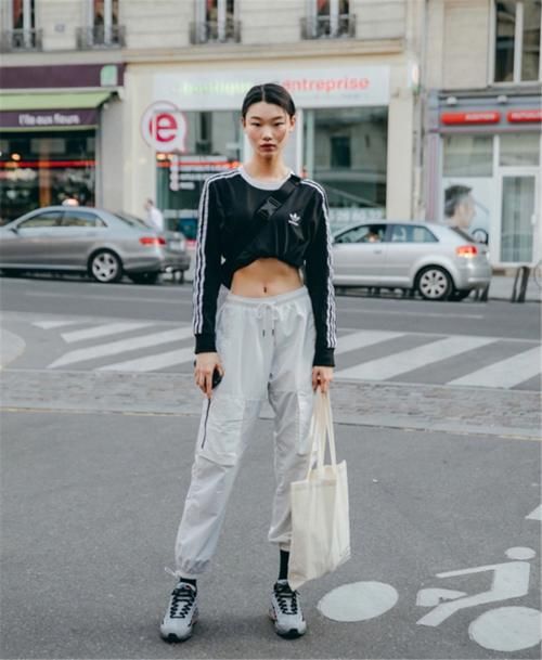 舒服的早春配舒服的穿搭，短上衣＋高腰下装，怎么穿都吸睛