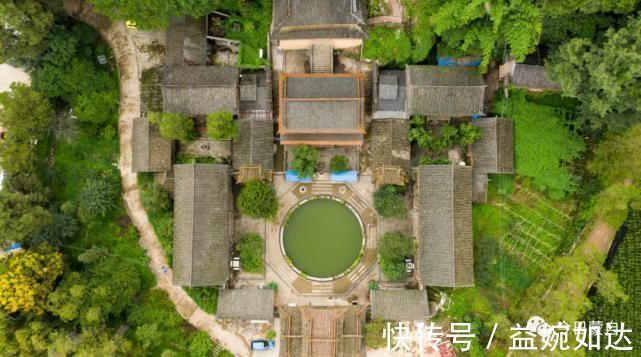 白玉楼|这座“嵌”在悬崖峭壁上的寺庙，风景如画，令人沉醉