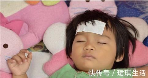 酒精|剃胎发、把尿、学步车,老一辈这些错误育儿法,还有多少人在信奉