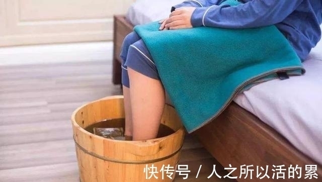 养生|每天用热水泡脚,到底是养生还是“减寿”?医生告诉你答案