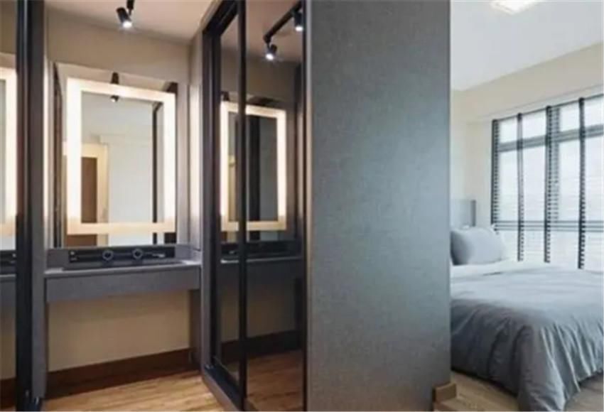 衣柜|卧室衣柜别靠墙,隔出1米做成独立衣帽间,好看又实用