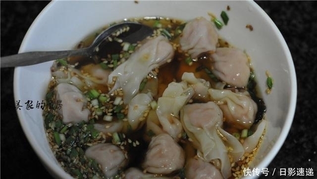 馄饨汤这么调,简单好味道,几种调料,开水一冲,比骨头汤还鲜