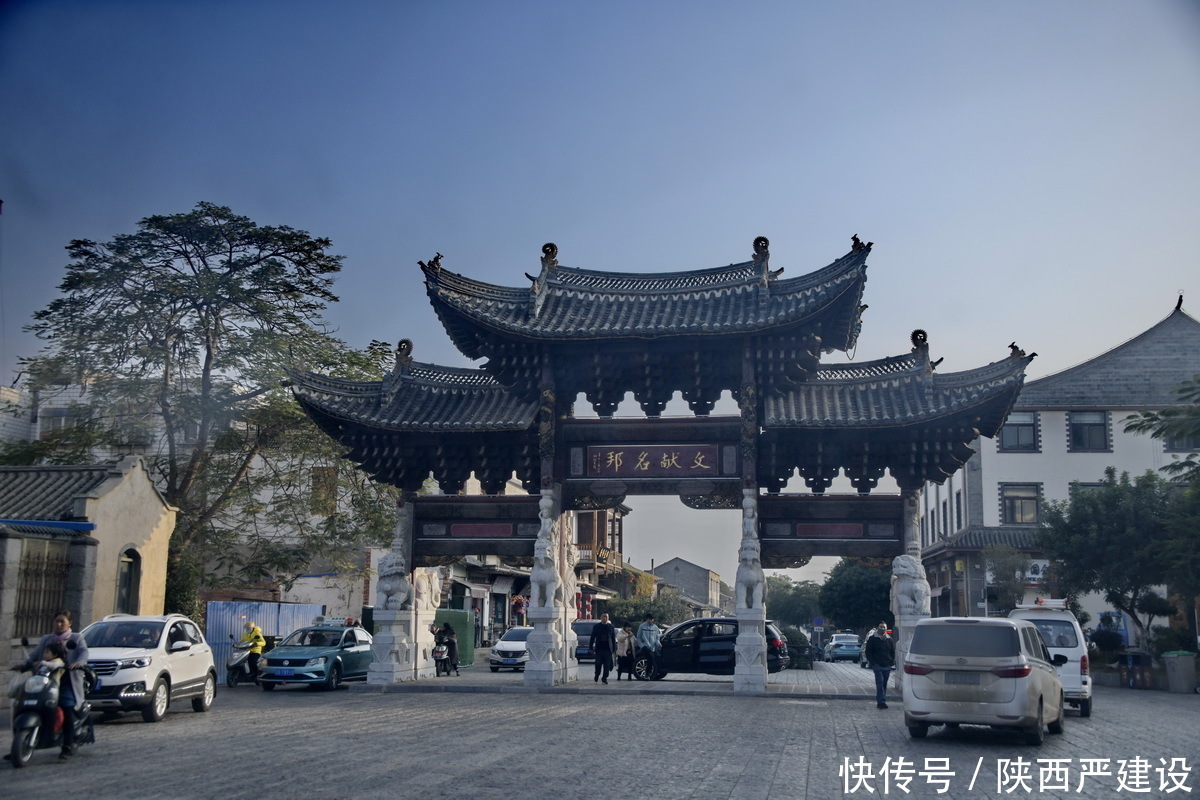 建水古城扫街照片【严建设】