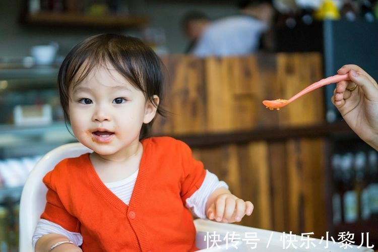 龋齿|越来越多的孩子烂牙，怪不得孩子，妈妈的这个习惯是罪魁祸首