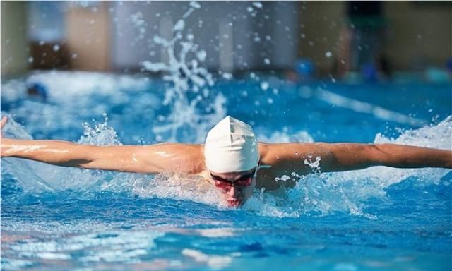 蛙泳|通过游泳能带给我们身体哪些好处？常见的游泳方式有哪些？