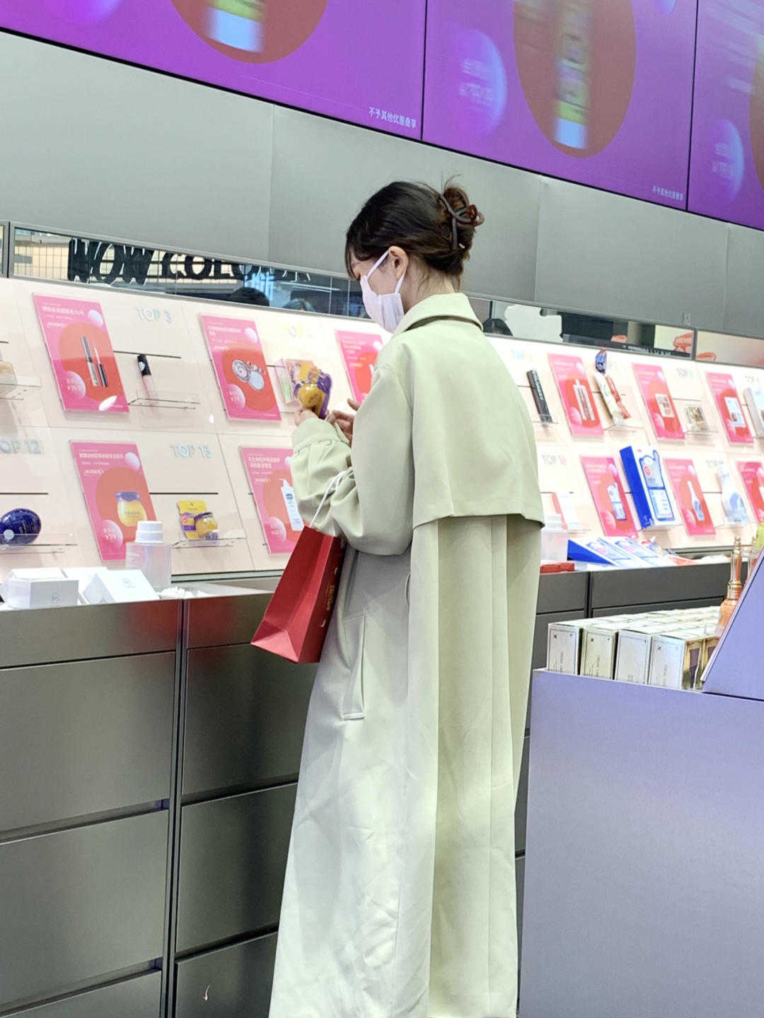 穿搭|长款会视觉疲劳,还难搭配,不,至少风衣不会