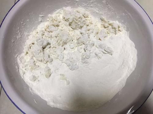 牛肉罩饼河北特色小吃，肉质肥美香醇，看着都能流口水