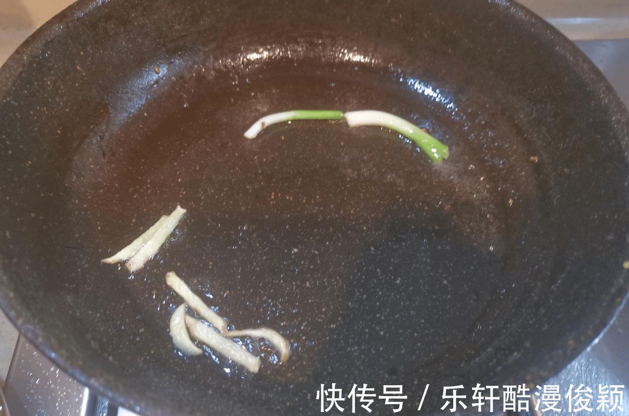 一道素菜比肉还好吃，剁椒虎皮豆腐配米饭，吃到汤都不剩