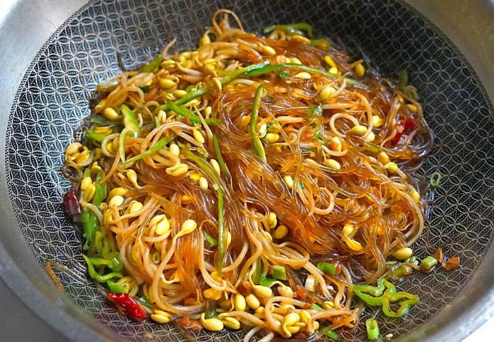 秋后养生吃什么好豆芽和此物是绝配，美味下饭，体重悄悄降下来